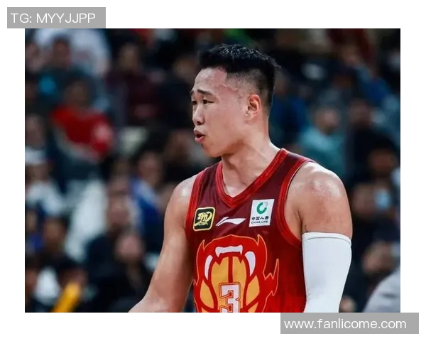 郭昊文：从青涩少年到篮球场上的璀璨明星的成长之路与奋斗故事